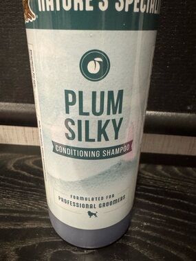 Plum Silky Conditioning Shampoo - Purple